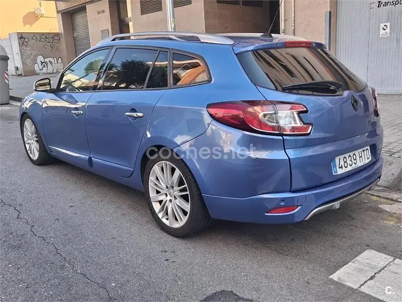 Usado Renault Mégane GrandTour Dynamique 130 CV (95 kW) 2013 Azul Familiar
