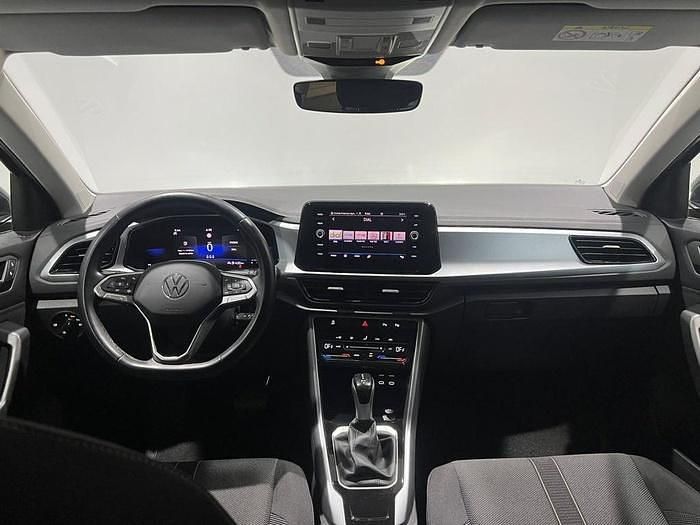 Usado VW T-Roc Life 150 CV (110 kW) 2023 Gris SUV