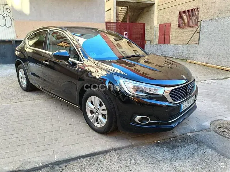 Usado DS Automobiles DS4 Crossback Connected Chic 131 CV (96 kW) 2018 Negro SUV