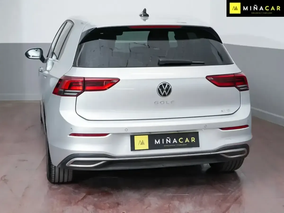 Usado VW Golf VIII Style 150 CV (110 kW) 2021 Gris Berlina