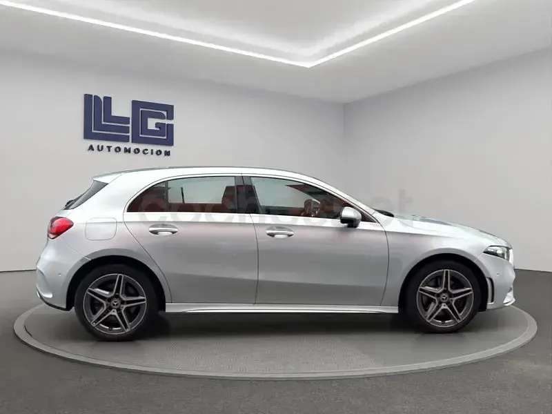 Usado Mercedes A250 218 CV (160 kW) 2023 Gris / plata Berlina