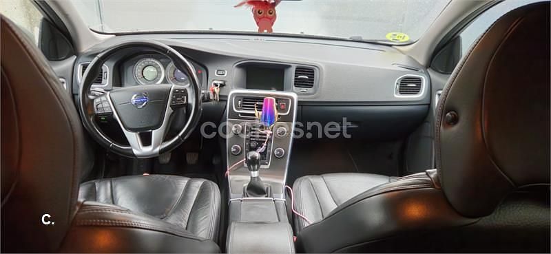 Usado Volvo V60 Momentum 163 CV (119 kW) 2012 Beige Familiar