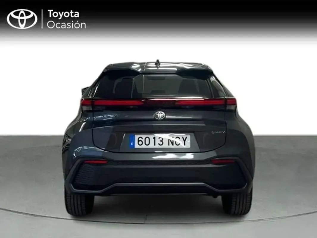 Usado Toyota C-HR Advance 220 CV (161 kW) 2025 Gris SUV