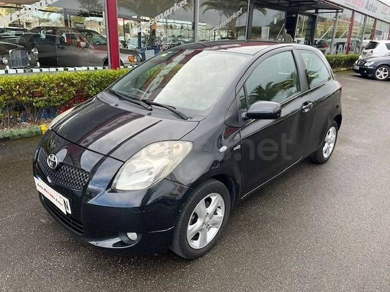 Usado Toyota Yaris 90 CV (66 kW) 2006 Negro Berlina