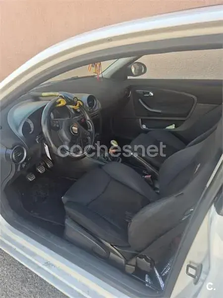 Usado Seat Ibiza FR 130 CV (95 kW) 2008 Blanco Berlina