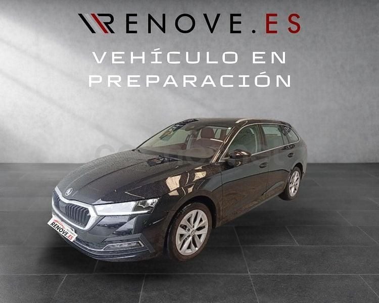Usado Skoda Octavia Selection 150 CV (110 kW) 2023 Negro Familiar