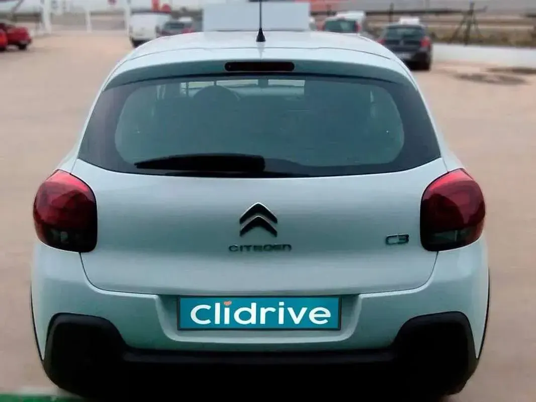 Usado Citroën C3 Feel 102 CV (75 kW) 2019 Blanco Utilitario