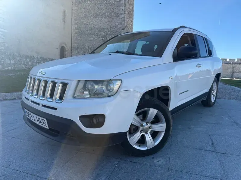 Usado Jeep Compass Sport 136 CV (100 kW) 2013 Blanco SUV