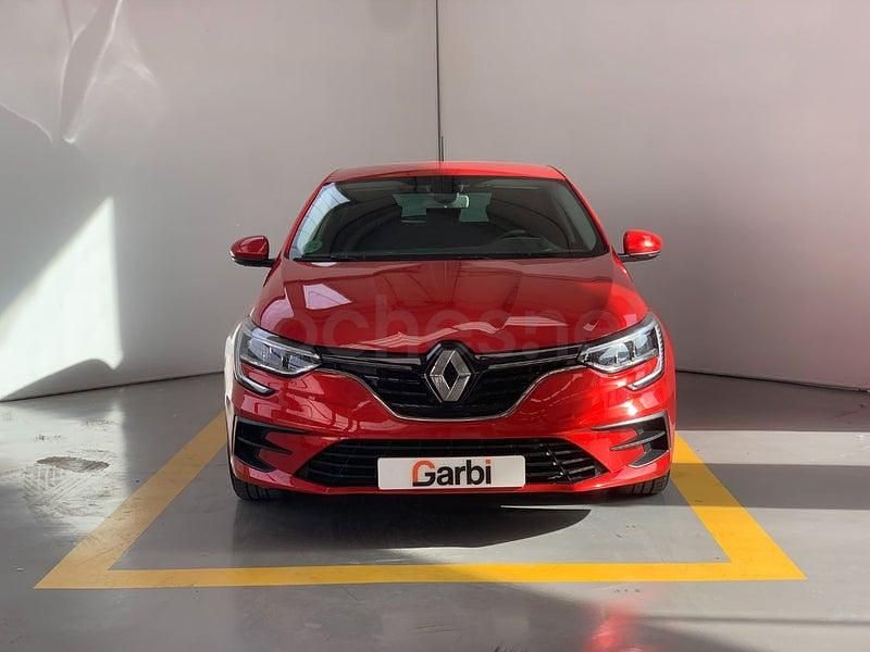 Usado Renault Mégane IV Intens 115 CV (84 kW) 2022 Rojo Berlina