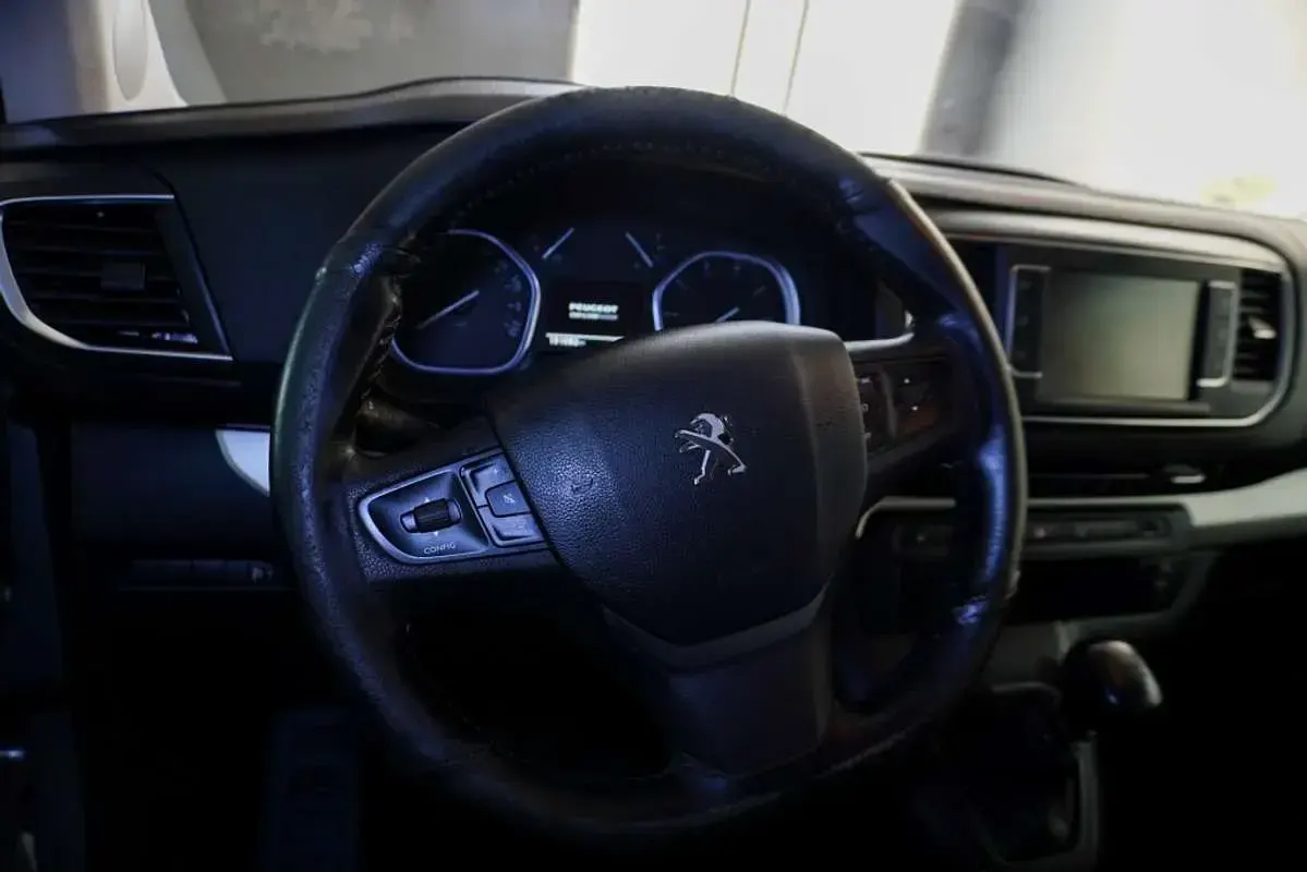 Usado Peugeot Expert 116 CV (85 kW) 2018 Gris Van