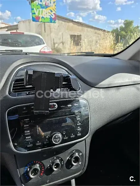 Usado Fiat Punto Easy 69 CV (50 kW) 2014 Blanco Utilitario