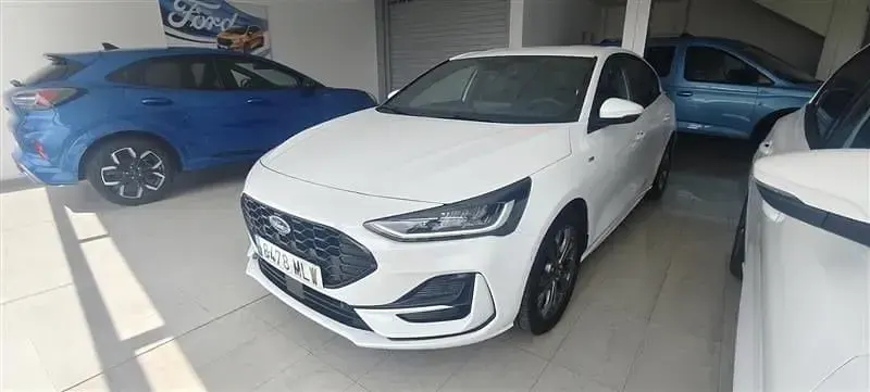 Usado Ford Focus ST-Line 125 CV (91 kW) 2023 Blanco Berlina