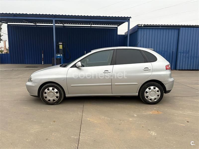 Gris / plata Usado 2002 Seat Ibiza Stella Berlina | 2450 € - Imagen 1/4