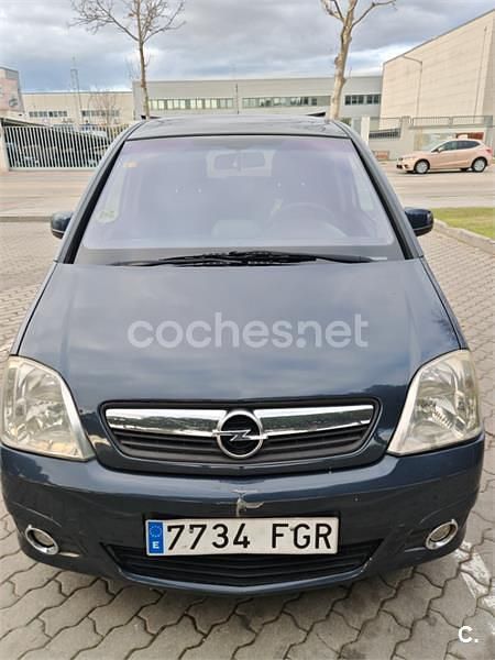 Usado Opel Meriva Cosmo 100 CV (73 kW) 2006 Gris / plata Monovolumen