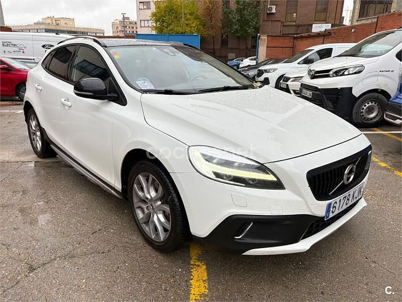 Blanco Usado 2018 Volvo V40 CC Familiar | 7900 € (Buen precio) - Imagen 1/4