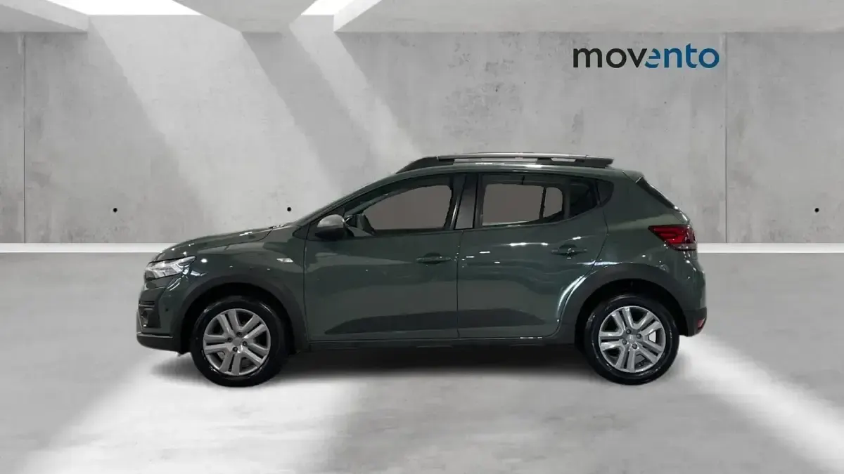 Usado Dacia Sandero Expression 101 CV (74 kW) 2023 Verde Berlina