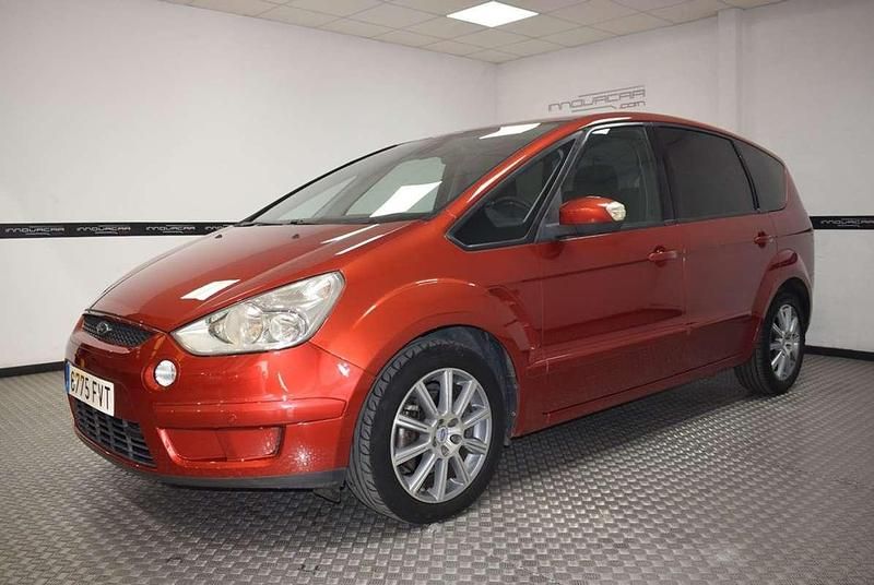 Begagnad Ford S-MAX Trend 140 HK (102 kW) 2007 Röd Minibuss