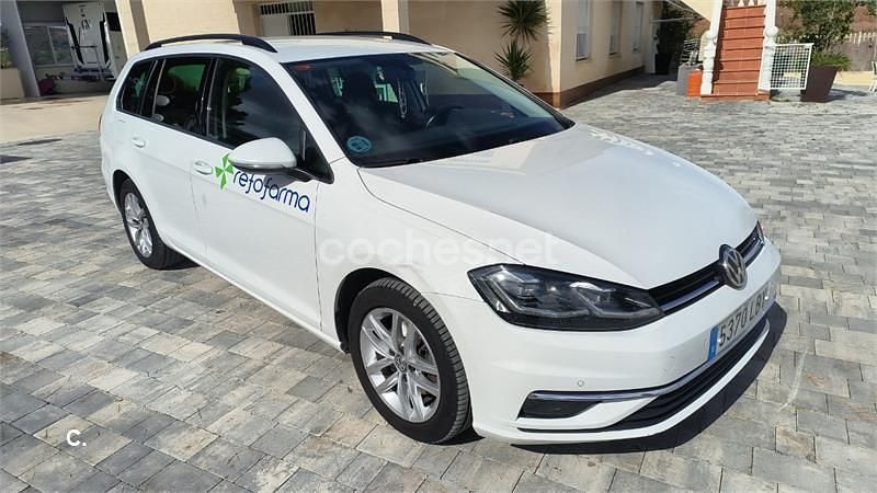 Usado VW Golf VII Advance 115 CV (84 kW) 2019 Blanco Familiar
