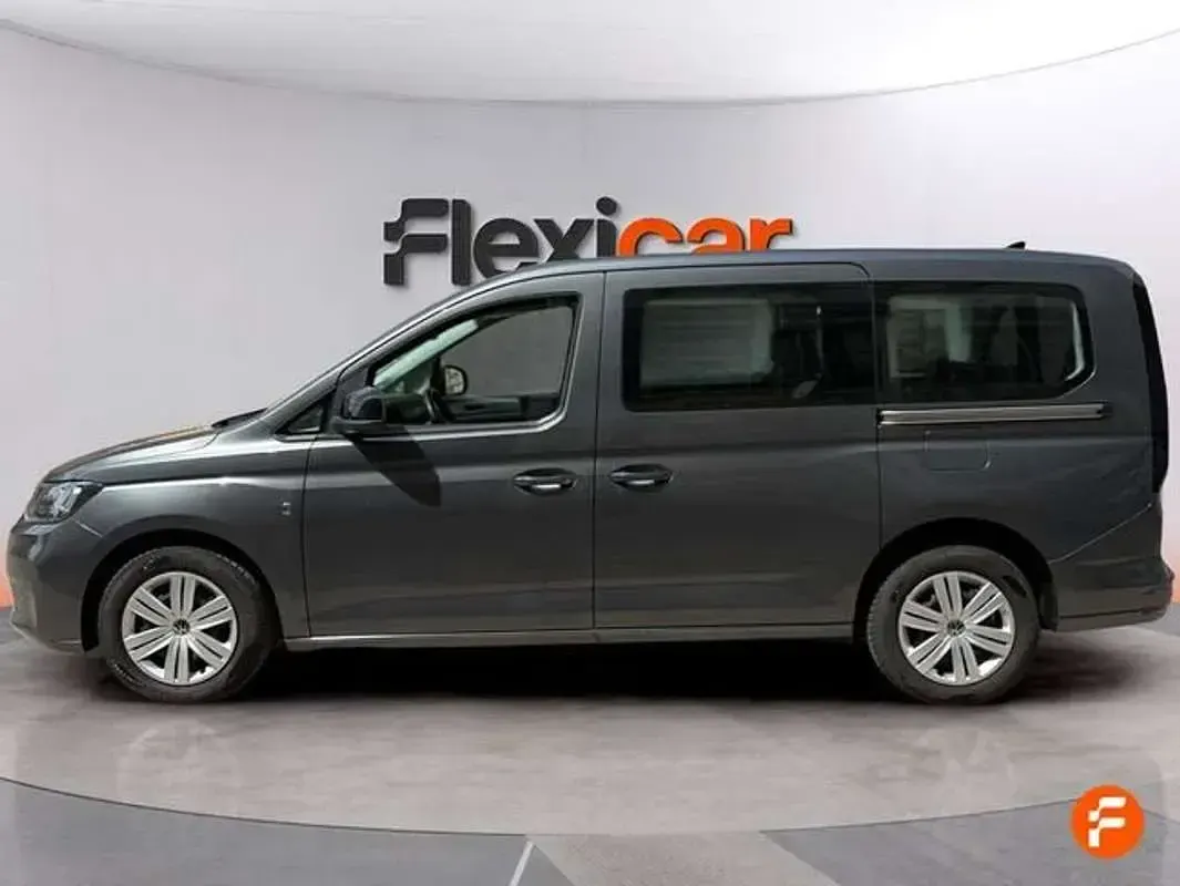 Usado VW Caddy Maxi 122 CV (89 kW) 2024 Gris Monovolumen