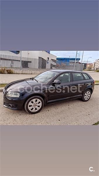 Negro Usado 2010 Audi A3 Ambiente Berlina | 8900 € (Precio justo) - Imagen 1/4