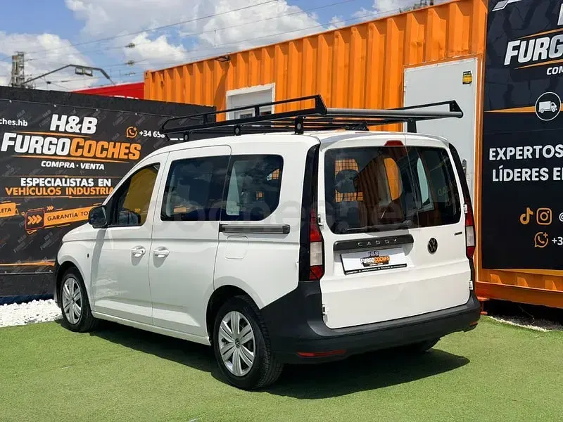Usado VW Caddy 122 CV (89 kW) 2021 Blanco Monovolumen