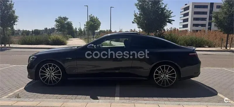 Usado Mercedes E220 194 CV (142 kW) 2021 Negro Coupe