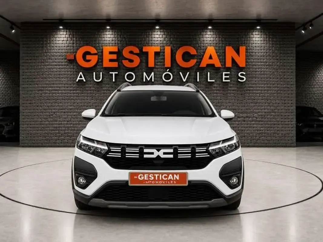 Usado Dacia Jogger Extreme 110 CV (80 kW) 2024 Blanco Monovolumen