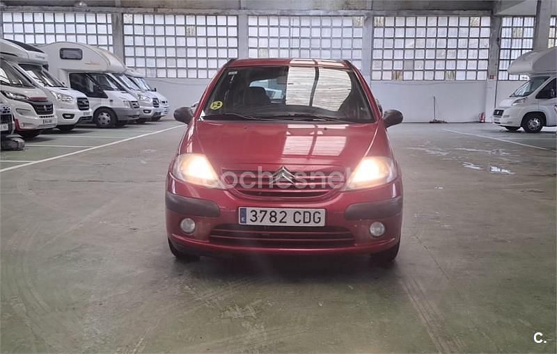 Usado Citroën C3 Exclusive 75 CV (55 kW) 2003 Rojo Berlina