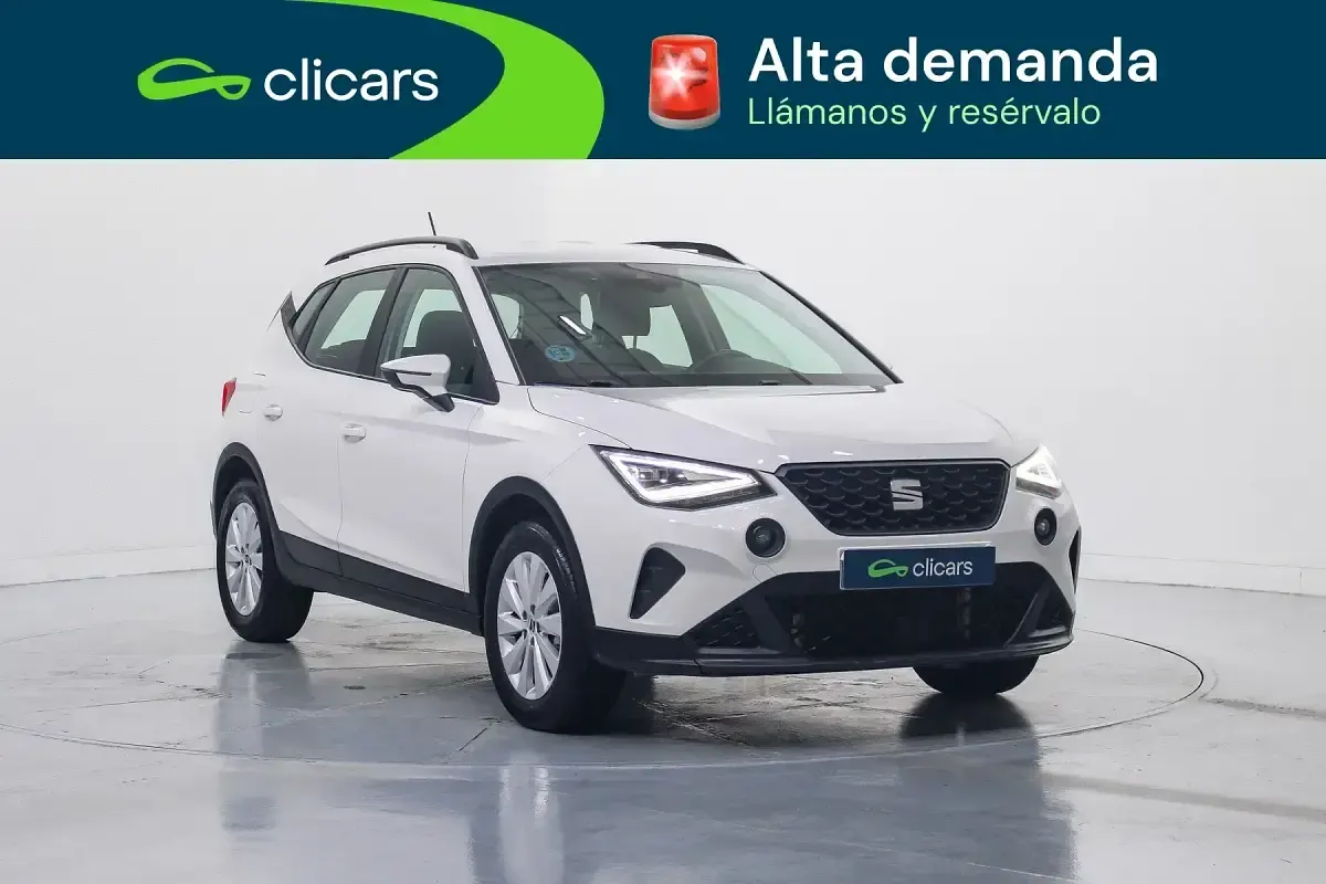 Usado Seat Arona Style 110 CV (80 kW) 2023 Blanco SUV