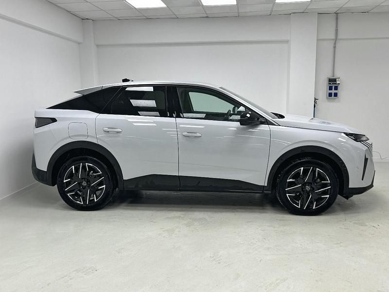 Usado Peugeot 3008 Allure 136 CV (100 kW) 2025 Blanco SUV