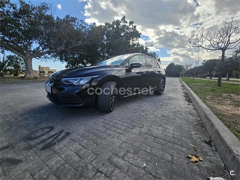 Negro Usado 2022 VW Golf Style Berlina | 24.999 € (Un poco caro) - Imagen 1/4