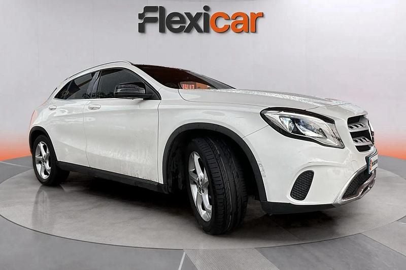 Blanco Usado 2017 Mercedes GLA200 Urban SUV | 18.490 € (Buen precio) - Imagen 1/4