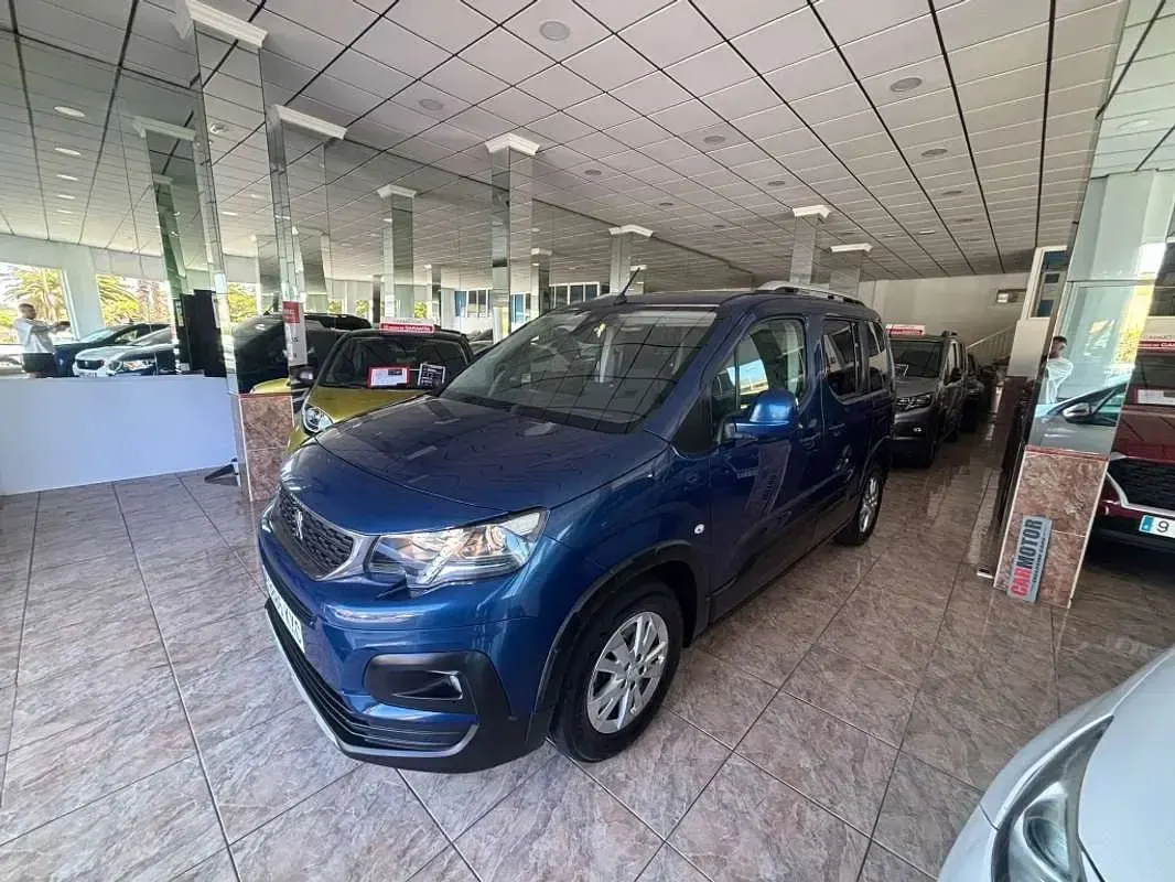 Usado Citroën Berlingo Feel 131 CV (96 kW) 2019 Azul Monovolumen