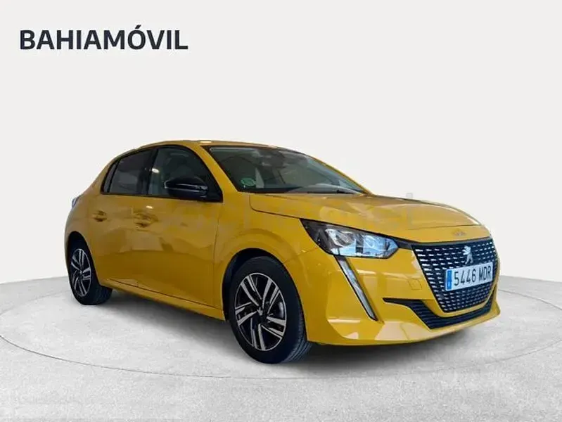 Usado Peugeot 208 Allure 100 CV (73 kW) 2023 Amarillo Utilitario