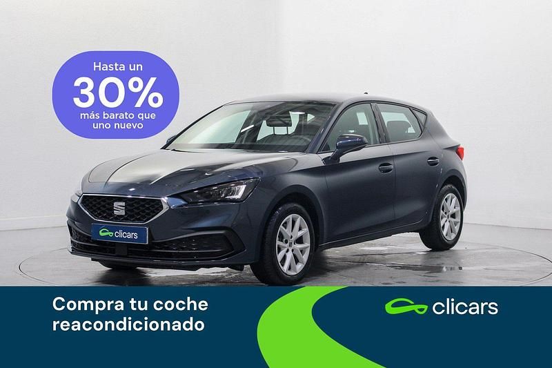 Usado Seat Leon Style 110 CV (80 kW) 2024 Gris / plata Berlina
