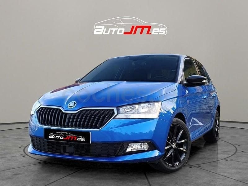 Usado Skoda Fabia Ambition 75 CV (55 kW) 2019 Azul Berlina