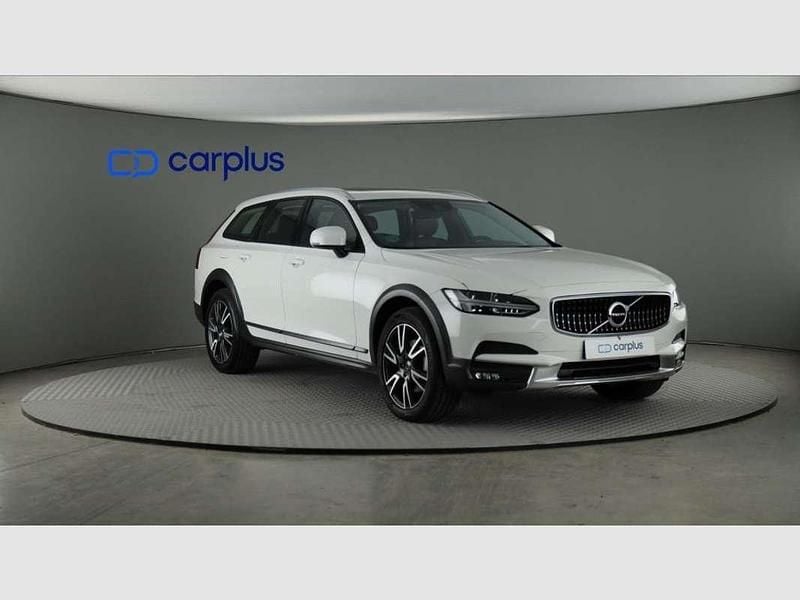Begagnad Volvo V90 CC Pro 190 HK (139 kW) 2020 Vit Kombi