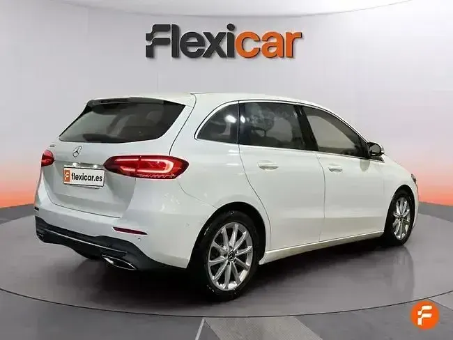 Usado Mercedes B180 116 CV (85 kW) 2020 Blanco Utilitario