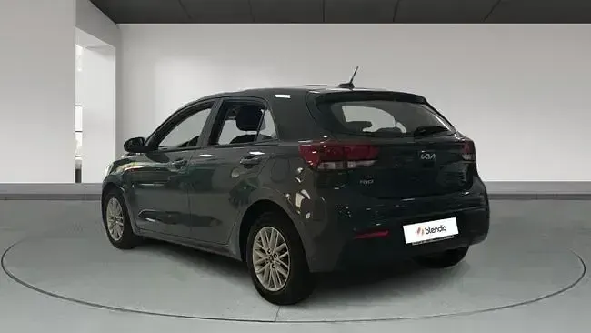 Usado Kia Rio 84 CV (61 kW) 2022 Gris