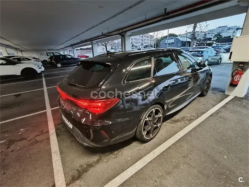 Usado Cupra Leon 150 CV (110 kW) 2024 Negro Familiar