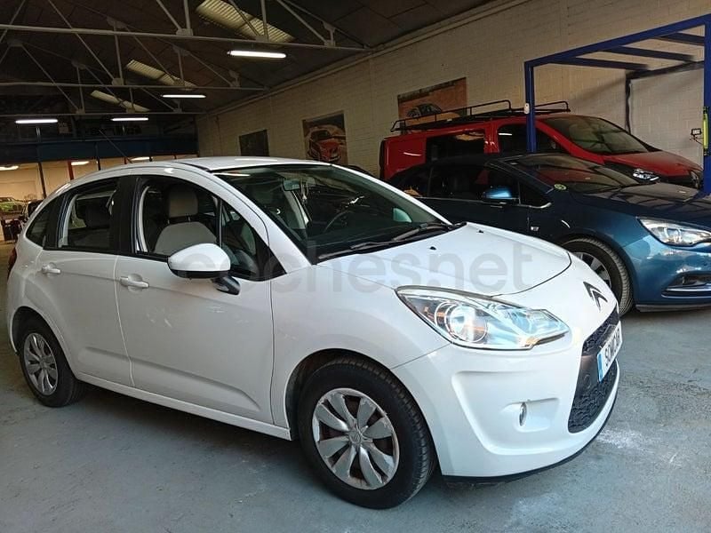 Usado Citroën C3 Attraction 73 CV (53 kW) 2011 Blanco Utilitario