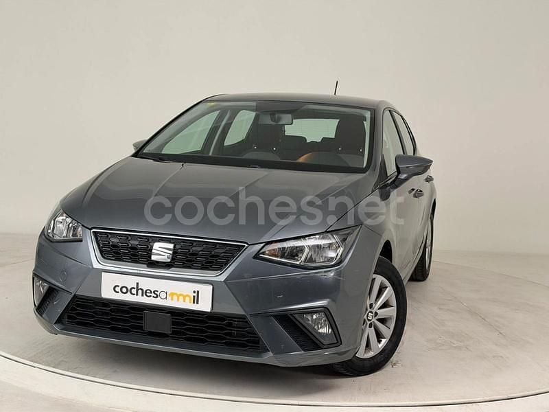 Usado Seat Ibiza Style 75 CV (55 kW) 2018 Gris / plata Berlina