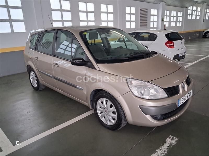 Usado Renault Grand Scénic II Dynamique 130 CV (95 kW) 2007 Beige Monovolumen