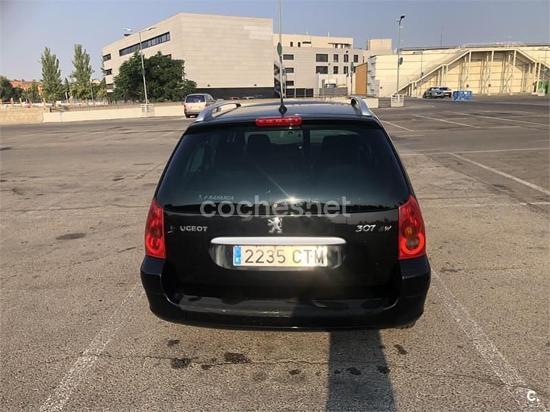 Negro Usado 2004 Peugeot 307 Familiar | 1699 € (Super precio) - Imagen 1/4