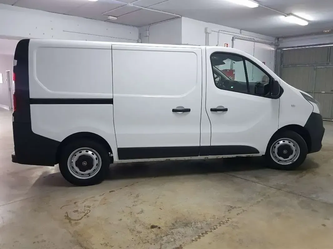 Usado Renault Trafic 95 CV (69 kW) 2019 Blanco Monovolumen