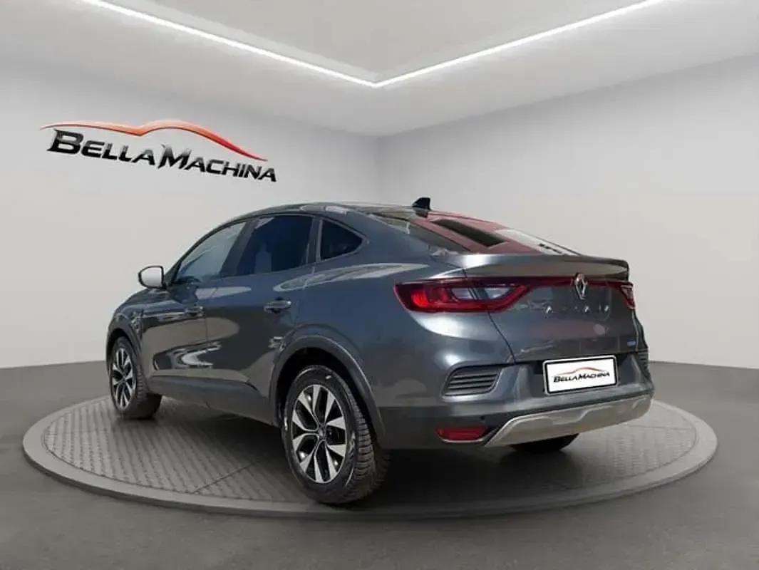 Usado Renault Arkana Intens 145 CV (106 kW) 2022 Gris SUV