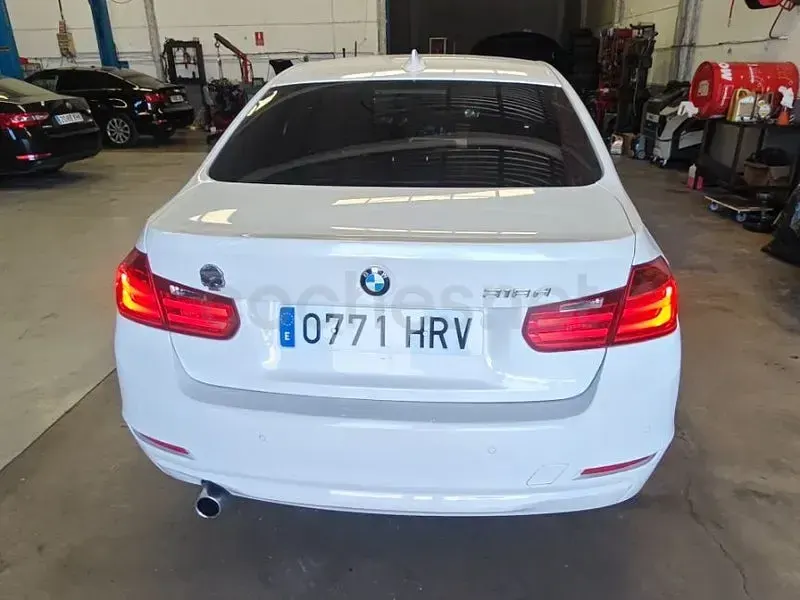 Usado BMW 318 Comfort Edition 143 CV (105 kW) 2014 Blanco Berlina