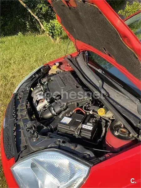 Usado Ford Fiesta Sport 90 CV (66 kW) 2005 Rojo Utilitario