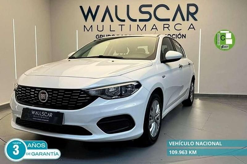 Usado Fiat Tipo Easy 95 CV (69 kW) 2017 Blanco Familiar