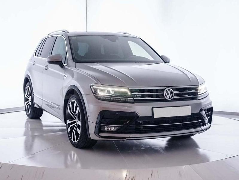 Usado VW Tiguan Sportline 190 CV (139 kW) 2020 Gris / plata SUV